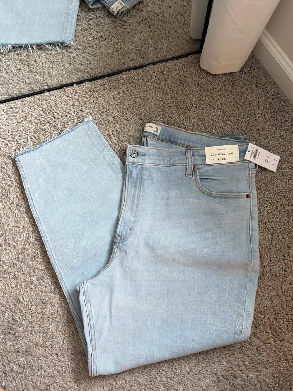 Abercrombie & Fitch The Mom Jean High Rise Jeans 34 18